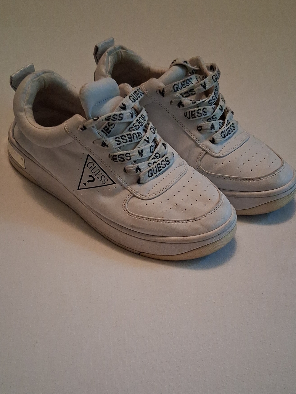 Guess White Logo Sneakers Sz. 8